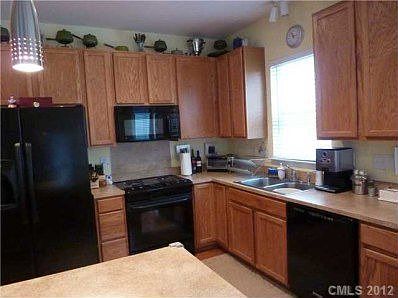 4th image of 4835 Eaves Ln