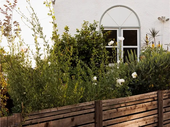 2958 Swan Pl, Los Angeles, CA 90026