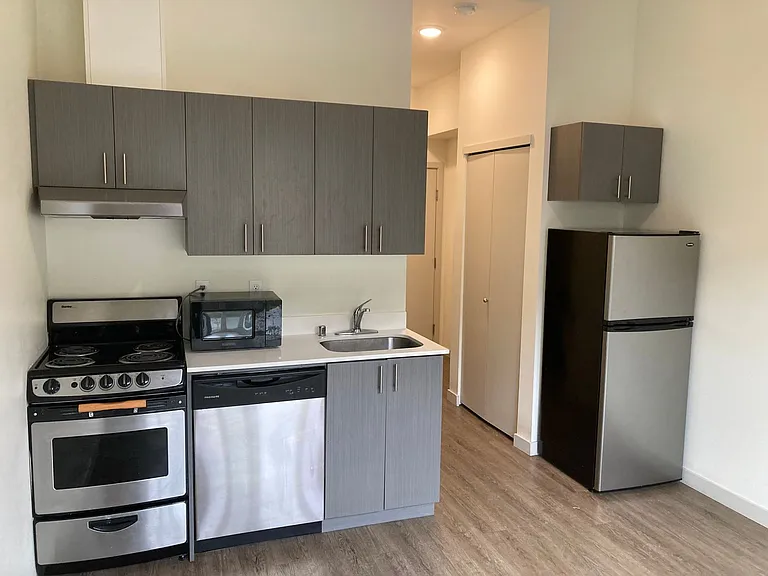 4801 Fauntleroy Apartments — Photo 22