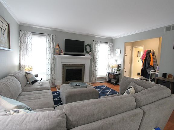 4th image of 42126 Roscommon St