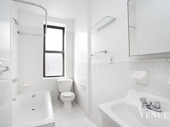 5th image of 203 17th St #7B