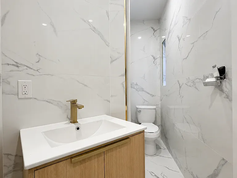 456 W 47th St #3C — Photo 7