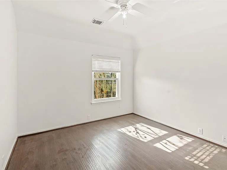 20510 Pioneer Bend Ct — Photo 41