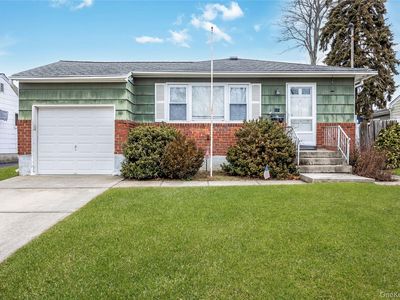 139 N Cedar Street, Massapequa, NY, 11758