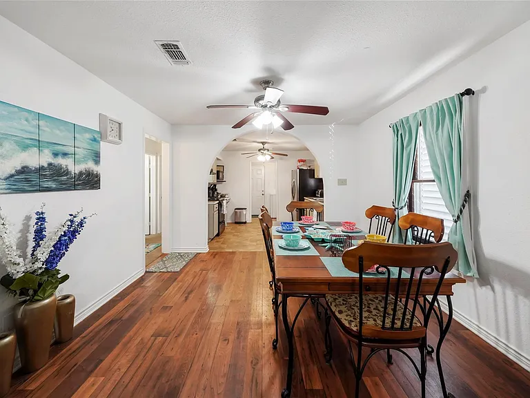 6120 Avenue Q 1/2 — Photo 8