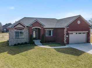 8452 Jack Pine Ct, Ypsilanti, MI 48197