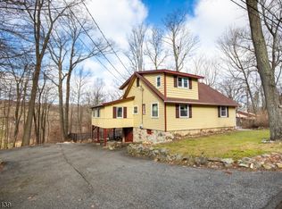 1221 Lakeside Dr E, Highland Lakes, NJ