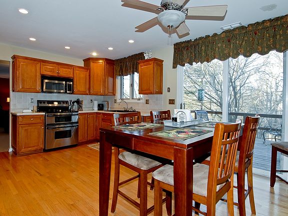 BREAKFAST ROOM