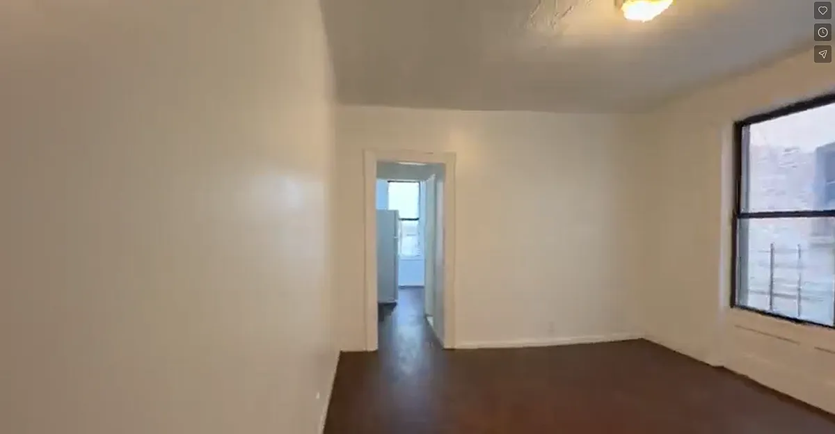 Building Photo - 2067 Vyse Ave #2