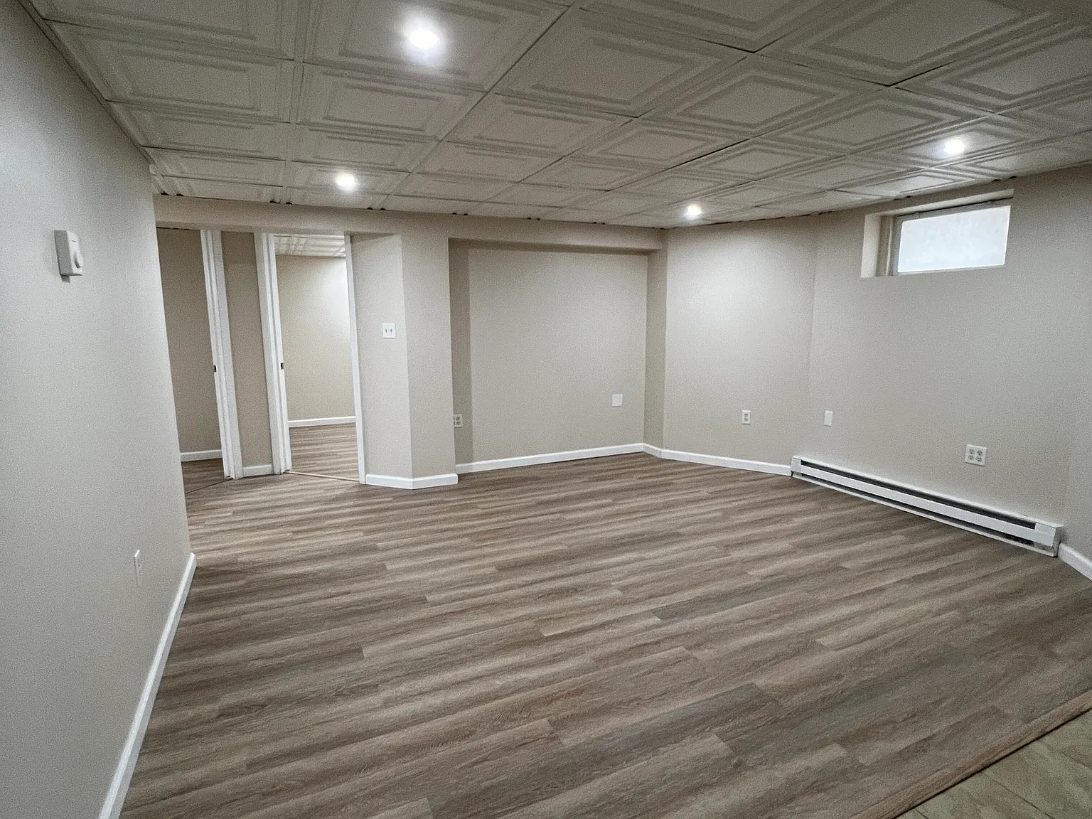 2 bed, 1.0 bath, 3126 sqft, $1,600 — Photo 3