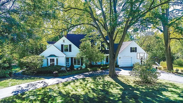 44 S Washington Cir photo 1