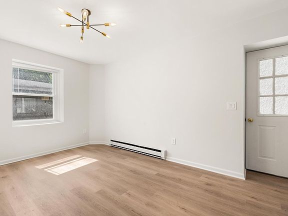 5th image of 31 Railroad St APT 10