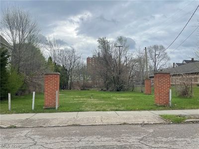 E 93rd St, Cleveland, OH, 44106