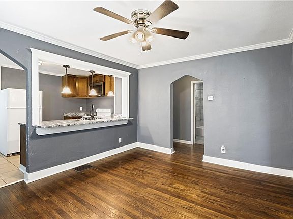 3rd image of 816 S Hardy Ave