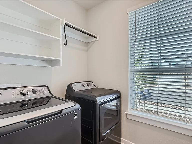 2233 Rocoso Trl — Photo 32