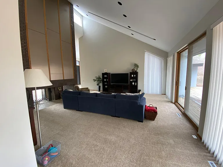 7S560 Donwood Dr E — Photo 27