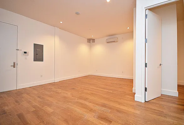 Rented by Nooklyn NYC LLC | media 7