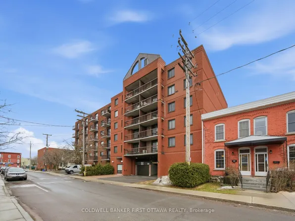 222 Guigues Ave #402, Ottawa, ON K1N 5J2