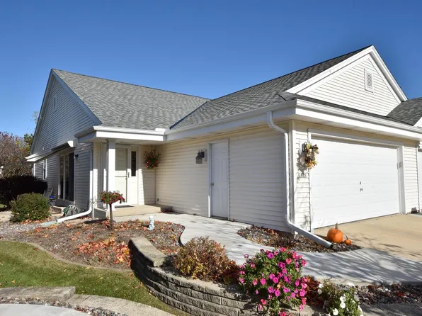1875 Woodview CIRCLE, Port Washington, WI 53074