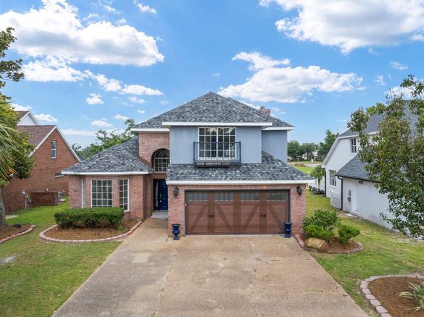 2407 Country Club Dr