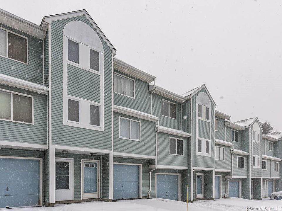 1st image of 200 Stonefield Dr APT 8