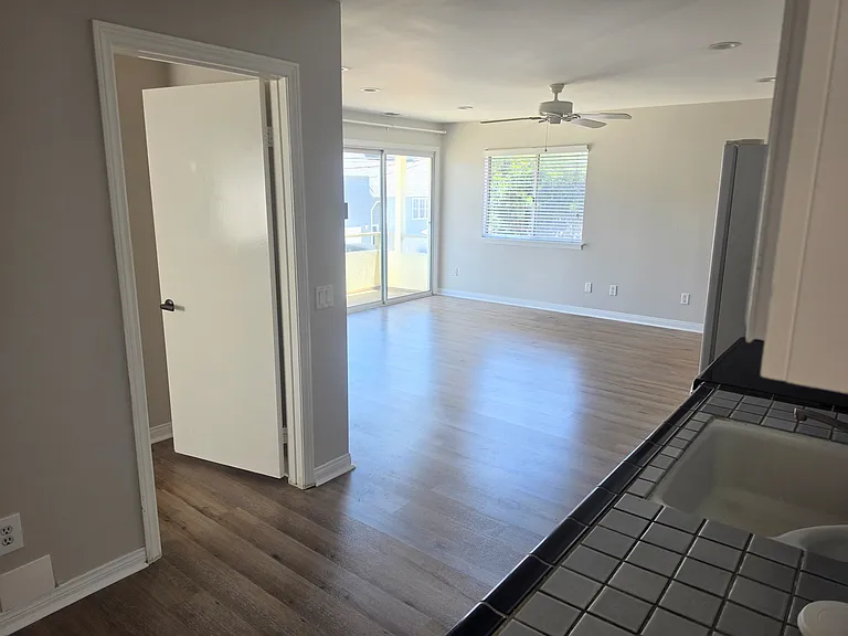 34102 El Encanto Ave #B — Photo 3