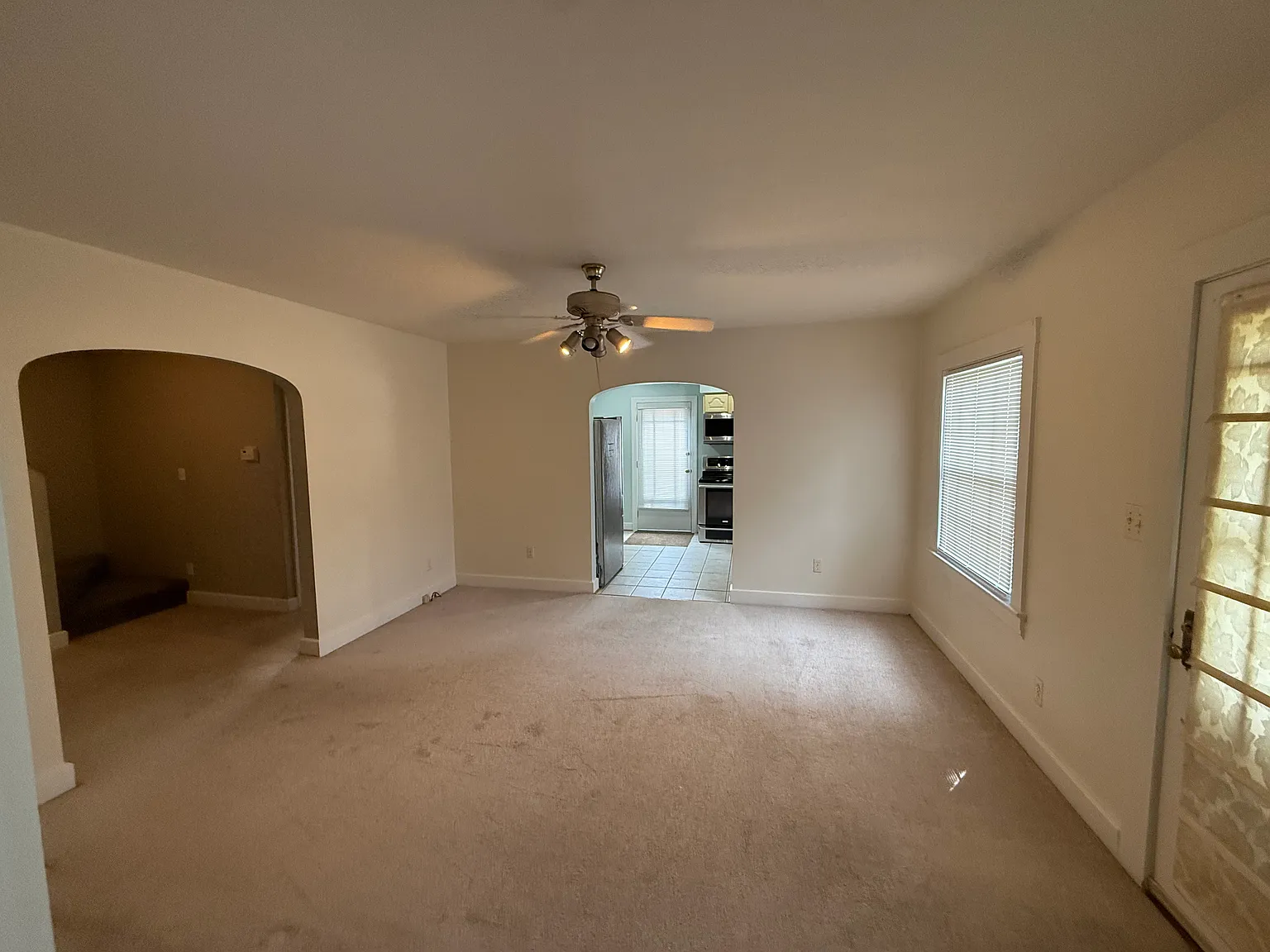 3 bed, 1245 sqft, $1,800 — Photo 2