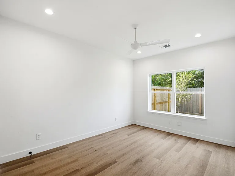 7709 Earl Rudder Way — Photo 12