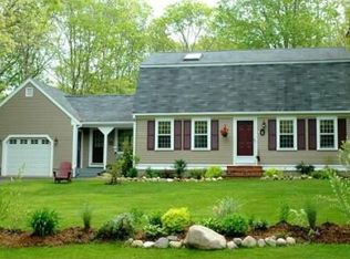 6 Checkerberry Ln, Forestdale, MA 02644