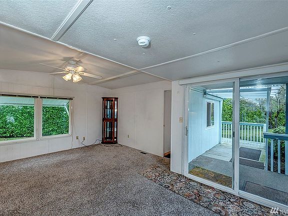4th image of 21429 44th Ave W Unit 1