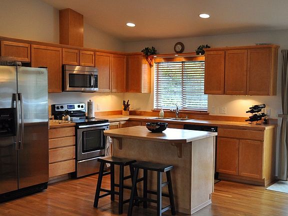 2nd image of 17621A 160th St SE #A