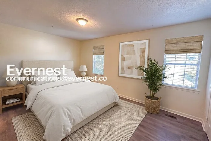 1592 King James Dr — Photo 10