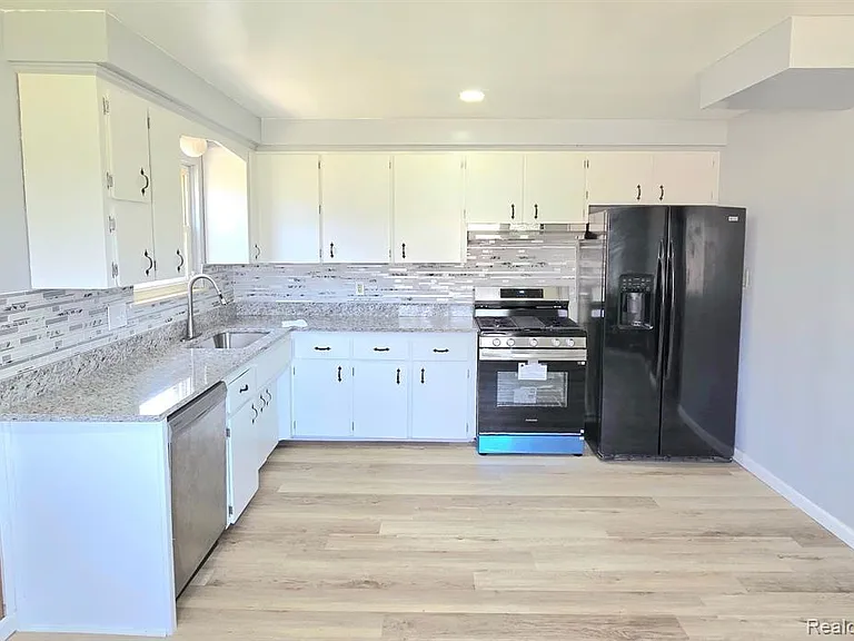 8340 Anna Ave — Photo 10