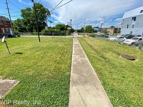 5th image of 540 W Town St #8699460