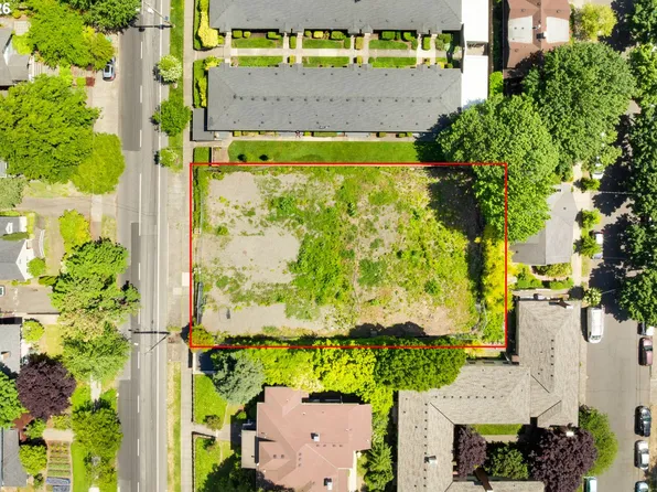 2226 NE Weidler St, Portland, OR 97232