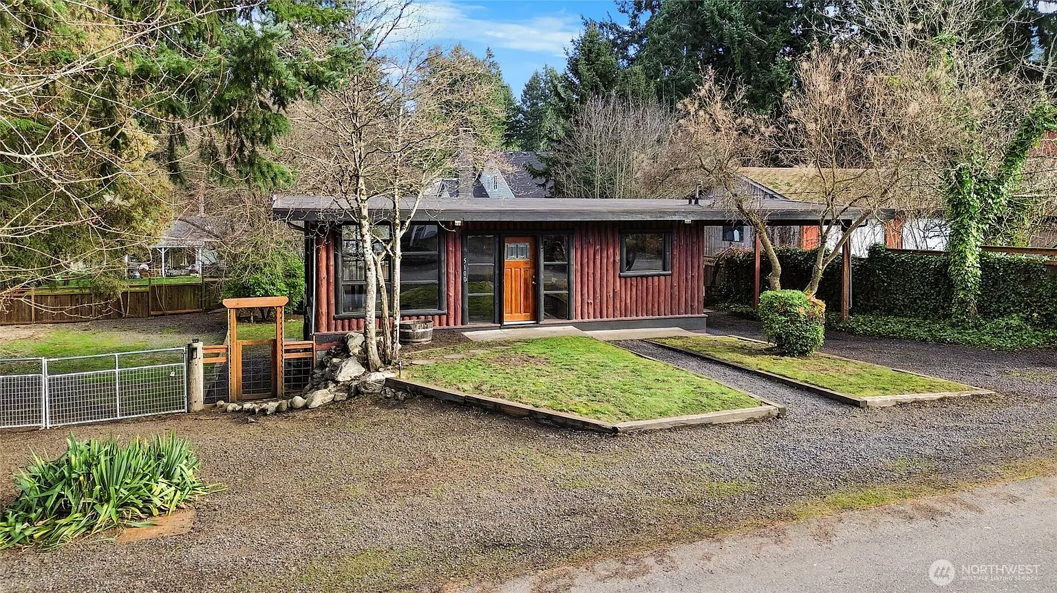 5100 Carole Drive NE photo 1