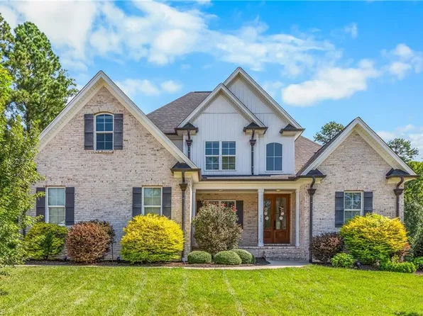 569 Wentworth Dr, Winston Salem, NC 27107