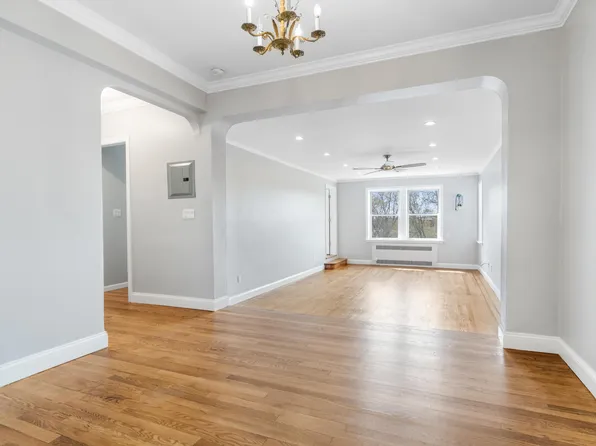 1615 Avenue I image 1 of 8