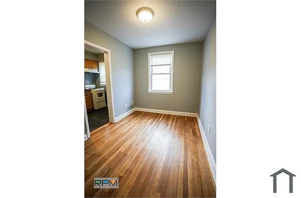 Building Photo - 4922 Schaub Ave