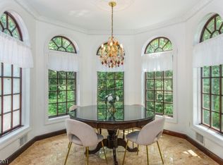 9 Condit Rd, Mountain Lakes, NJ 07046