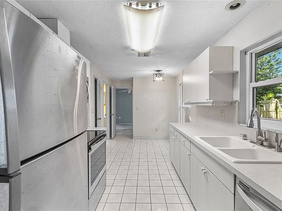 5th image of 3310 Sand Key Dr