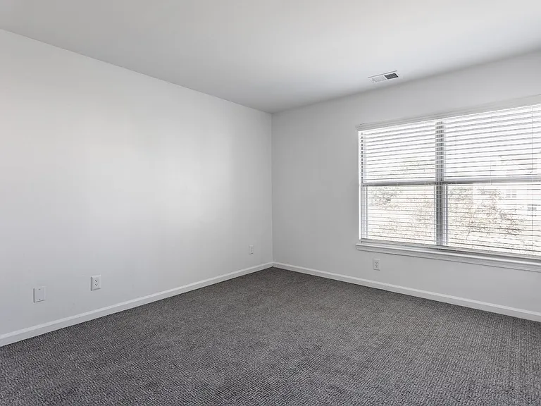 Sundance Apartments — Photo 12