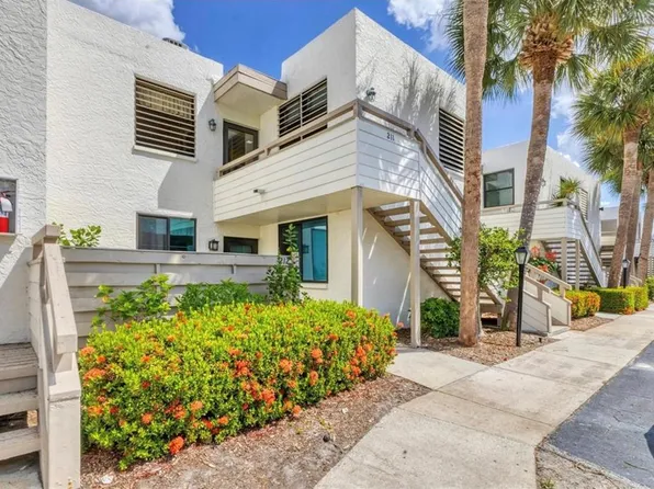 211 Lakewood Dr #211, Bradenton, FL 34210