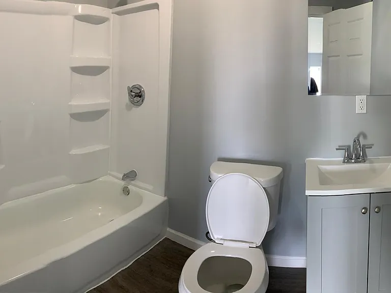 906 Gillespie Ln — Photo 12