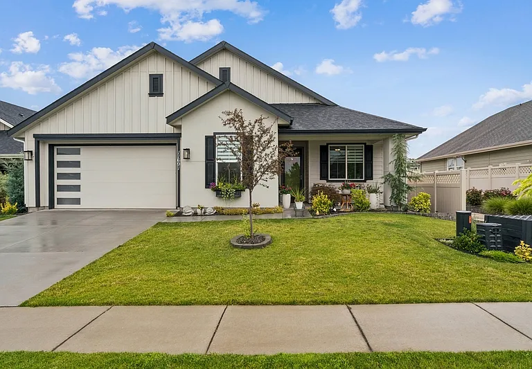 11691 W Quintale Dr — Photo 2