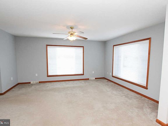 5th image of 11844 Glen Cir