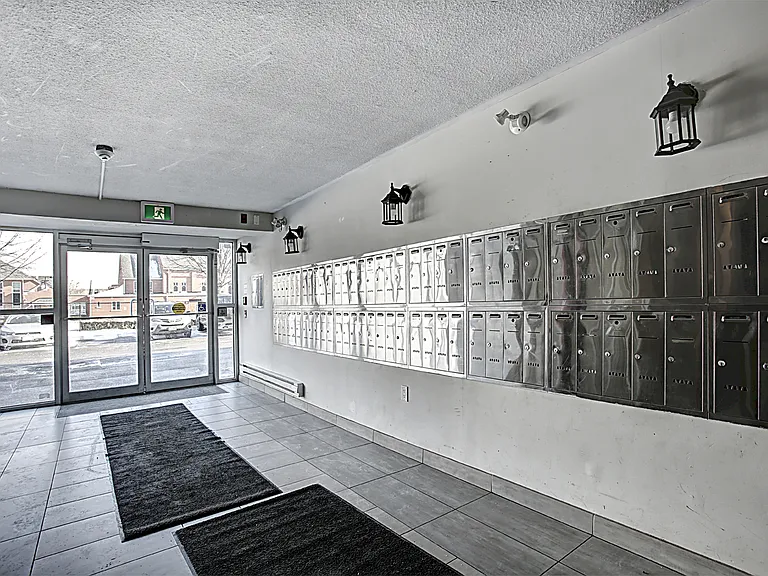 666 King St E — Photo 10