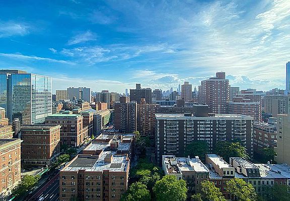 4th image of 343 E 30th St APT 21H