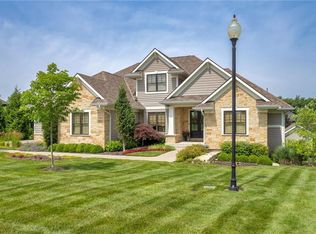 109 Fall Ridge Ln, Lawrence, KS 66049