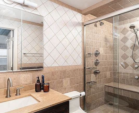 4th image of 5800 Arlington Ave APT 20L